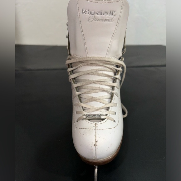 Riedell Diamond Jr Figure Skates - Picture 3 of 8